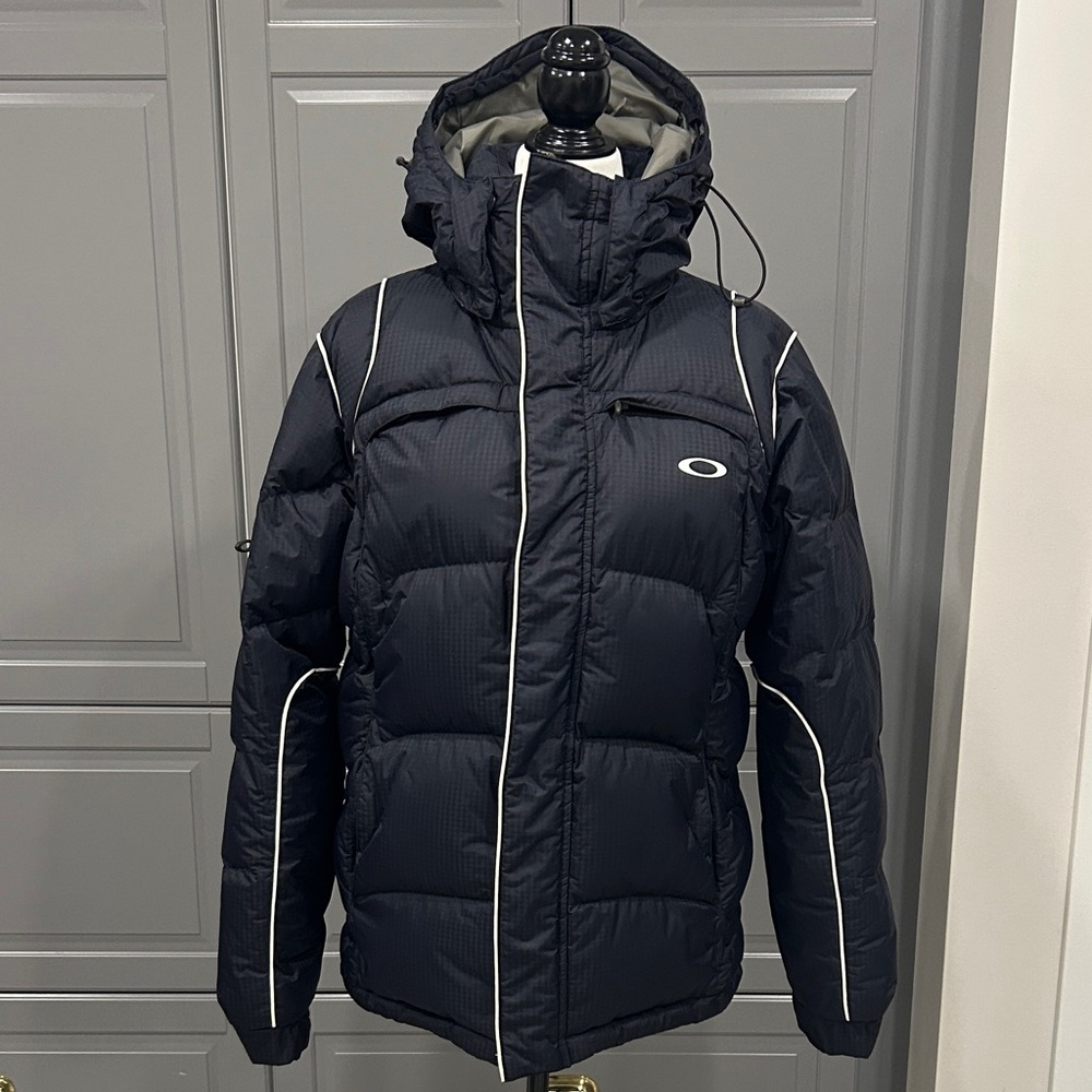 Oakley ladies black Puffer ski/ snowboard Jacket